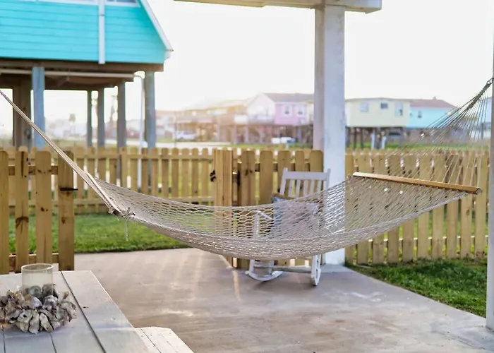Serenity Sol ※ Surfside Charmer Near Beach & Jetty