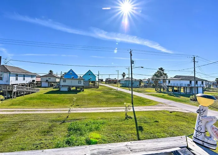 2 Blocks To Surfside Beach: A-Frame Home W/ Deck